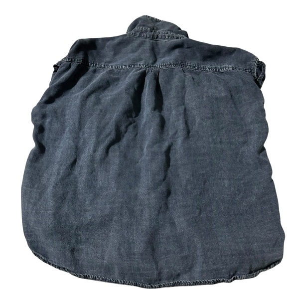 Banana Republic woman's size petite small denim button down sleeveless shirt - Picture 2 of 4